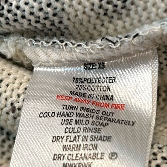 Minkpink leopard print T-shirt/sweatshirt size extra small - Picture 7 of 8